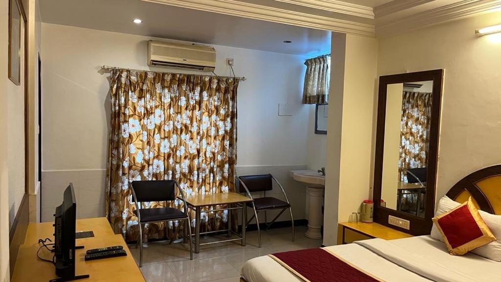 Ganga Sagar Hotel Bangalore Ngoại thất bức ảnh